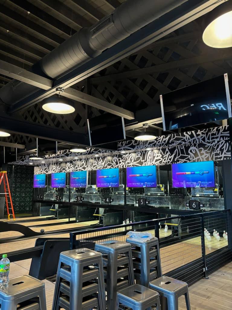 PUBLIC BAR + REC