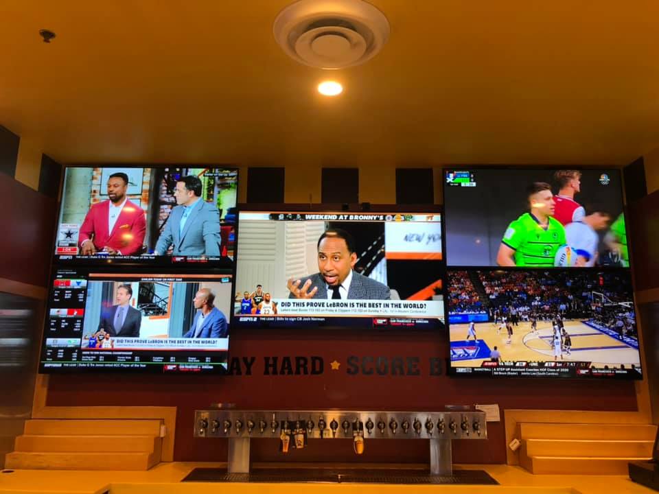 BUFFALO WILD WINGS